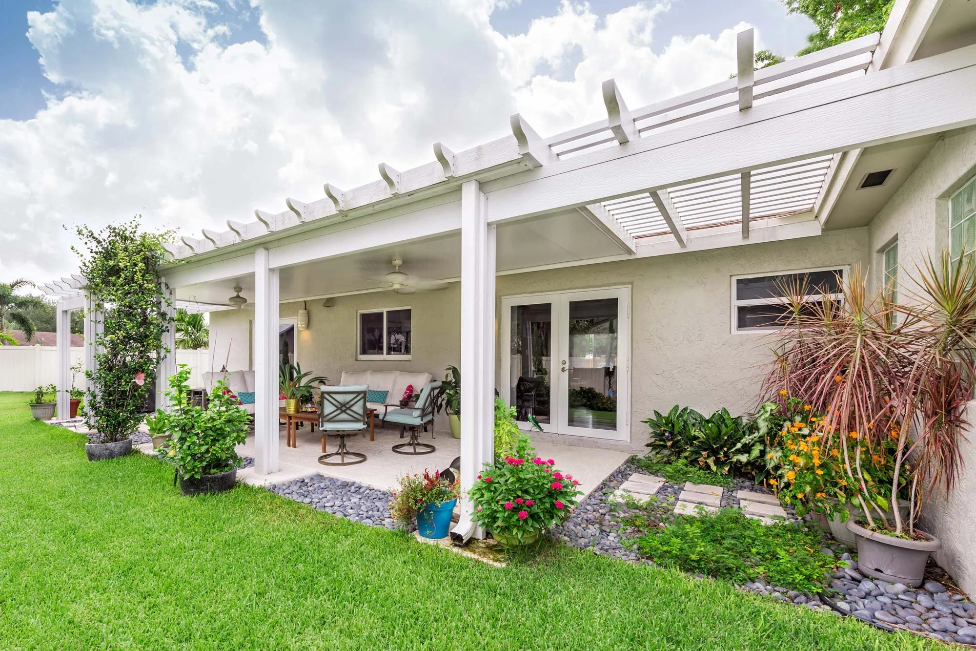 Create a Stunning Outdoor Haven with an Aluminum Pergola System project view 2