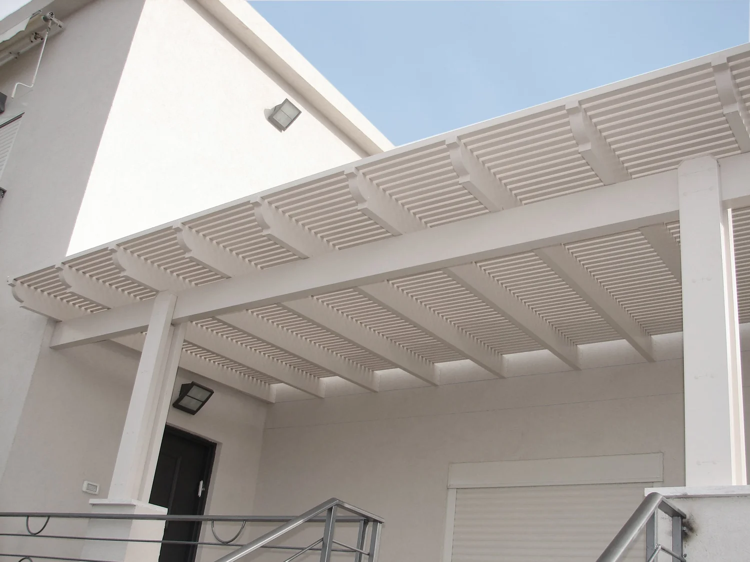 Naturewood aluminum pergola project view 2